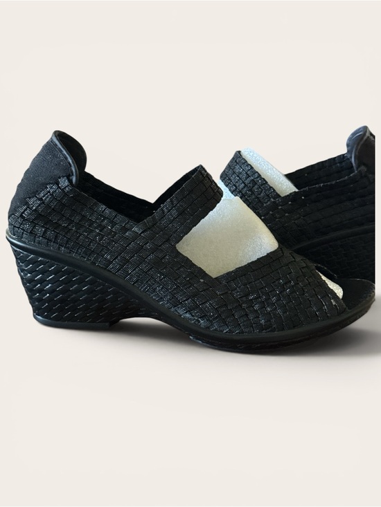 bernie mev. Shoes - NWOT bernie mev. SZ 39 all black platform Maryjane style SZ 39 EU